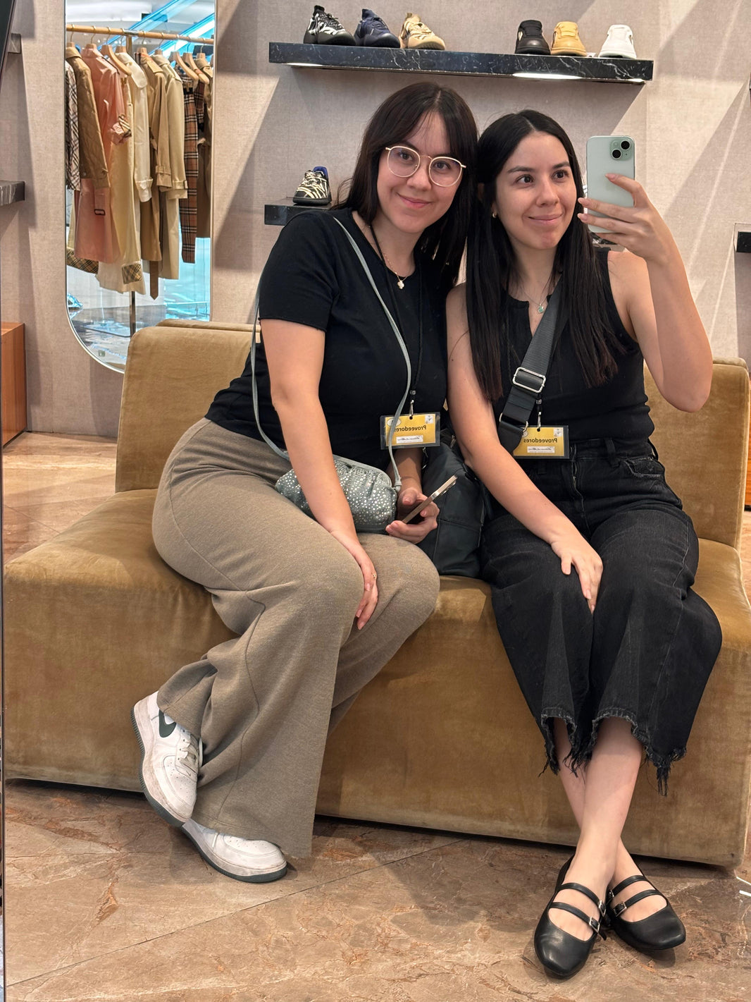 Detrás de nuestra colaboración floral con Burberry