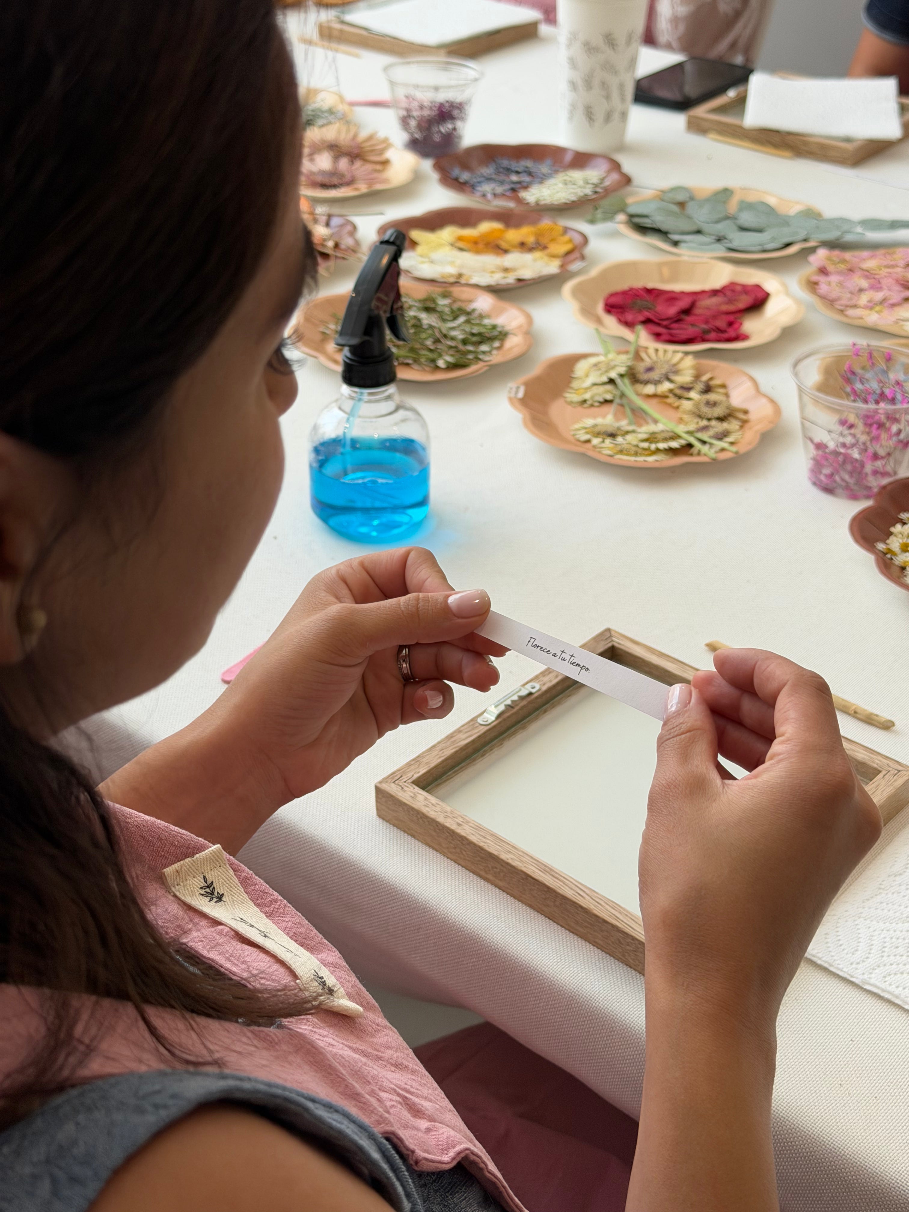 Crear, Conectar y Florecer: EXPERIENCIA CREATIVA DE ARTE BOTÁNICO