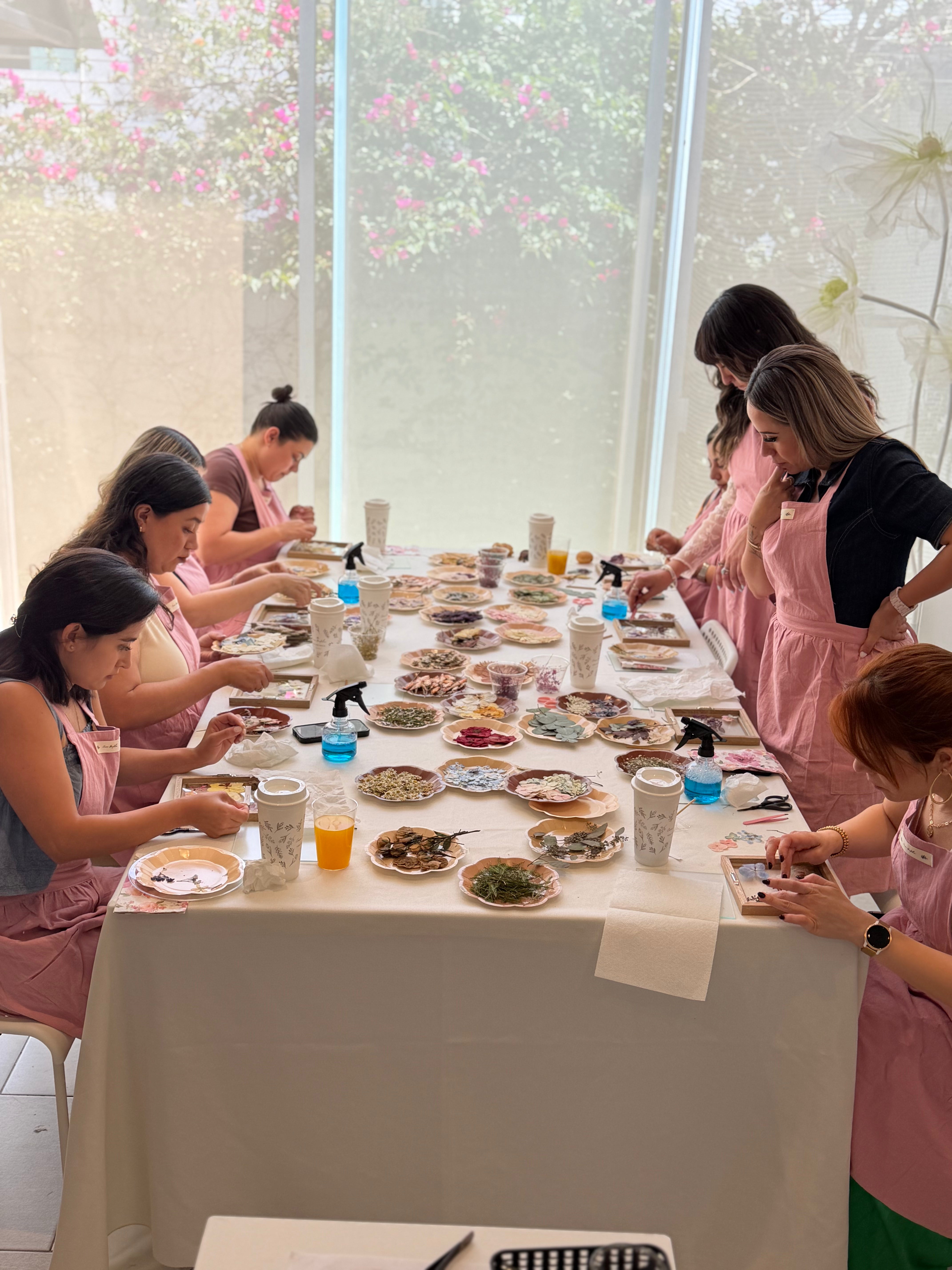 Crear, Conectar y Florecer: EXPERIENCIA CREATIVA DE ARTE BOTÁNICO