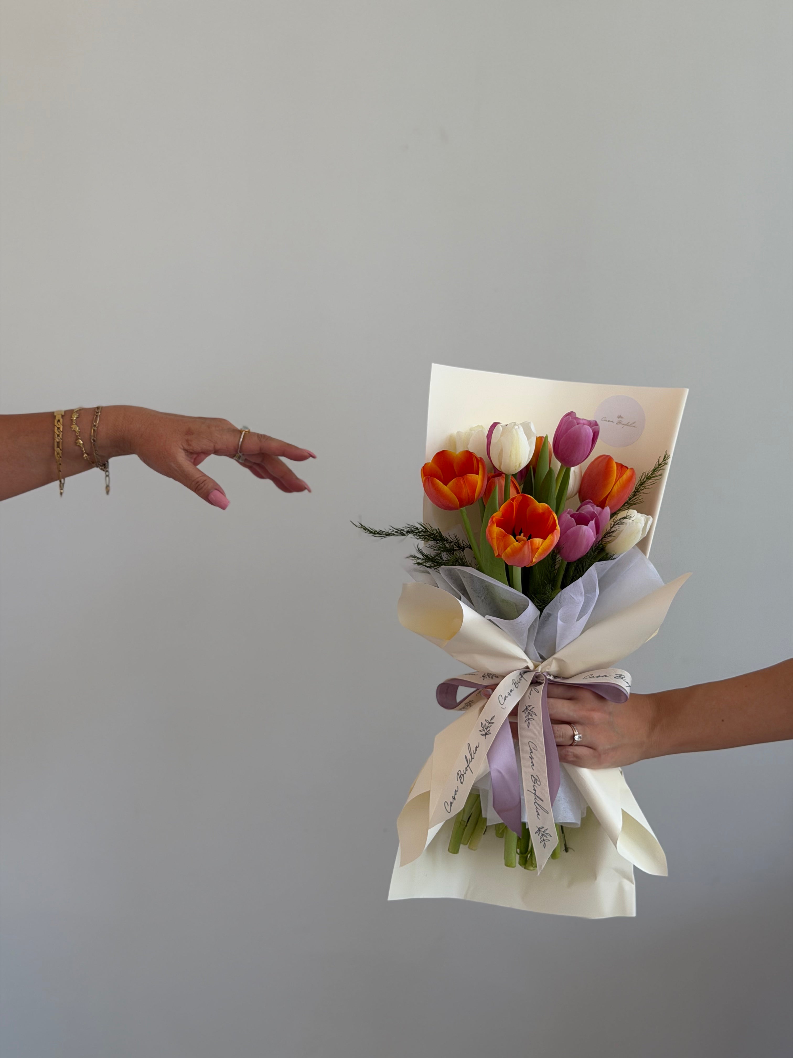 Atado de tulipanes