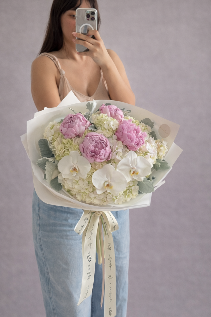 Ramo enorme con peonias y orquideas para regalar en san valentin